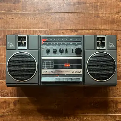 FOR PARTS OR REPAIR. Sanyo ghetto blaster. Belt needs to be replaced. Located in Orleans. Cash only.