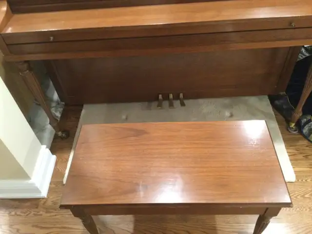 Upright Piano in Pianos & Keyboards in City of Toronto - Image 2