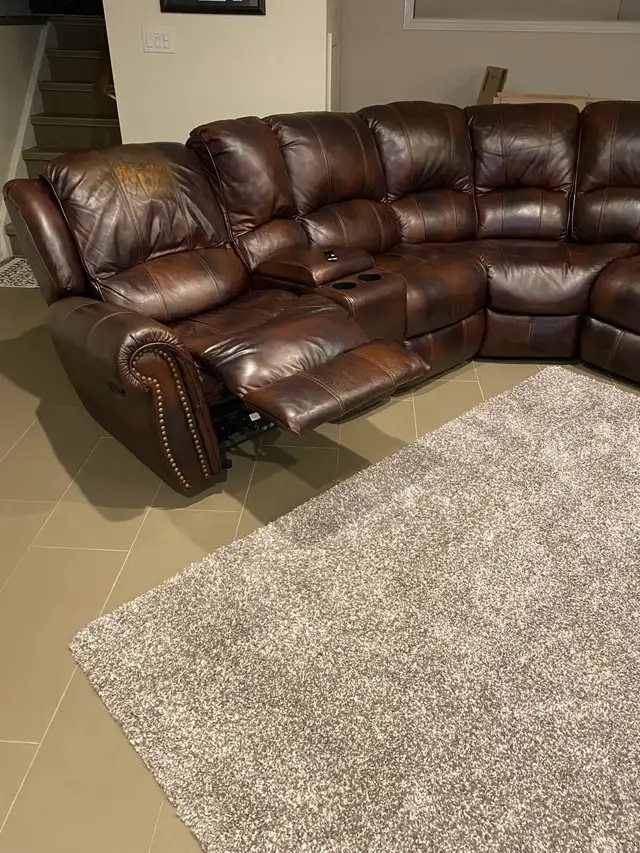 sectional couch in Couches & Futons in London - Image 3