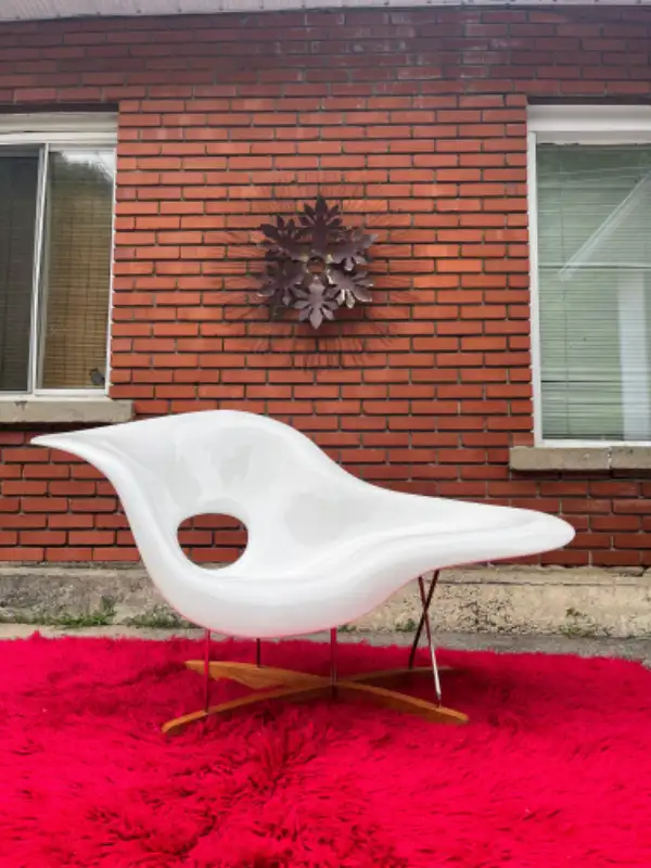 La Chaise Eames lounge chair for Vitra 1970 in Chairs & Recliners in West Island - Image 2