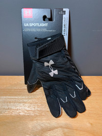 (NEW) Under Armour Football Gloves