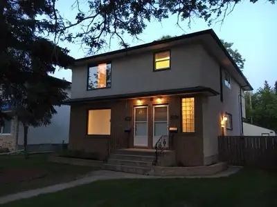 Spacious 2 Bed + den, 2 Bath Upper Duplex wi. Laundry and Garage