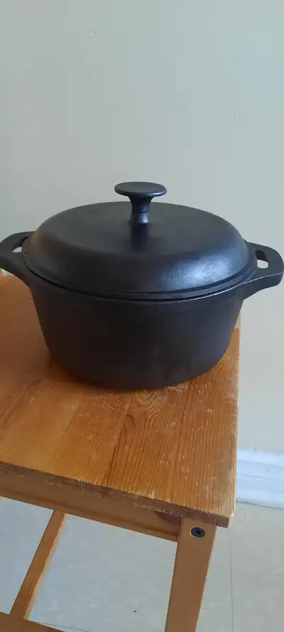 Superior Quality Cast Iron Dutch Oven Pot With a Lid, View more