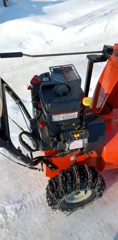 Ariens 27LE Snowblower in Snowblowers in Renfrew - Image 7