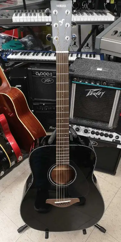 Guitare Acoustique Yamaha, View more