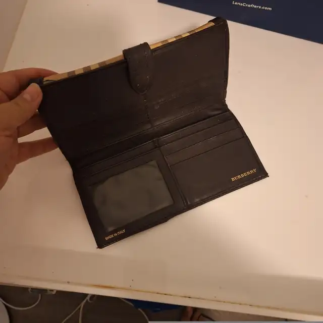 Burberry wallet in Women's - Bags & Wallets in Sarnia - Image 4