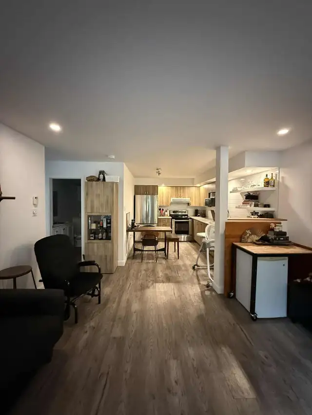 4 1/2 libre, un mois gratuit