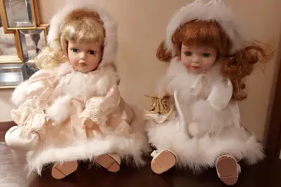 * EXCELLENT CONDITION * 10 inches seated / Full length 18 inches Believe they may be bisque, but can...