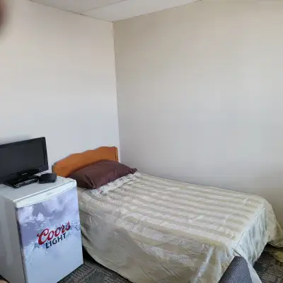 Single bachelor-All Utilities included-pet friendly