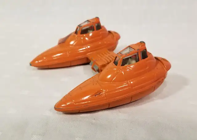 Orange die-cast twin pod cloud car 1980 Lucas Star Wars ESB ~3”L in Toys & Games in Ottawa - Image 2
