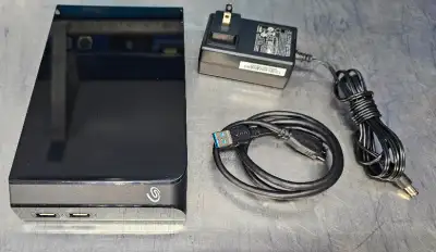 SEAGATE BACKUP PLUS 8TB EXTERNAL HARD DRIVE "HD" WITH FRONT USB HUB. LIKE NEW, SERVED ONLY FOR A BAC...