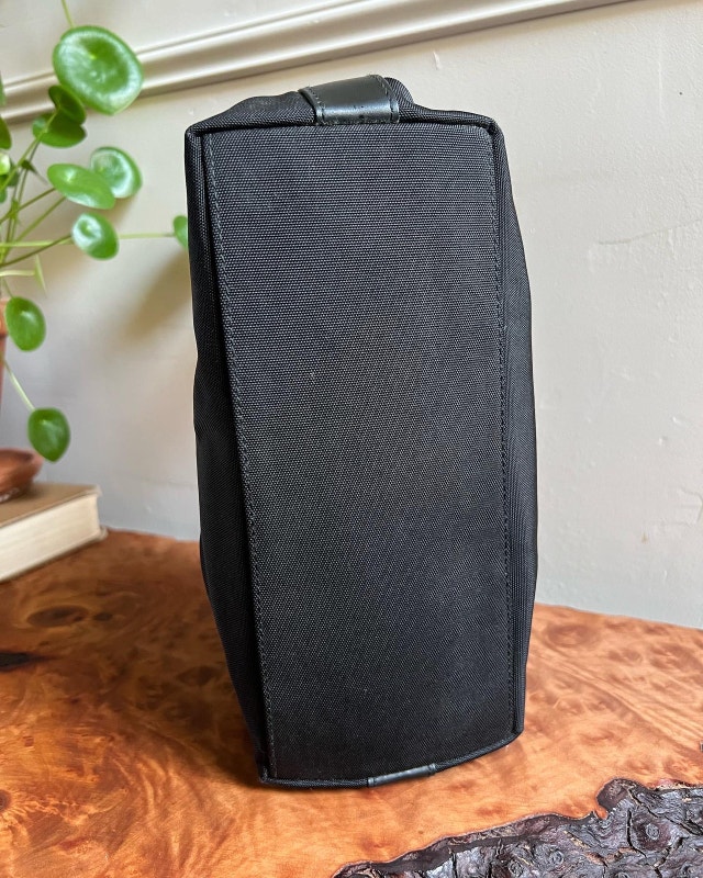 Authentic Gucci Nylon Shoulder Bag, Vintage late 90s early 00s