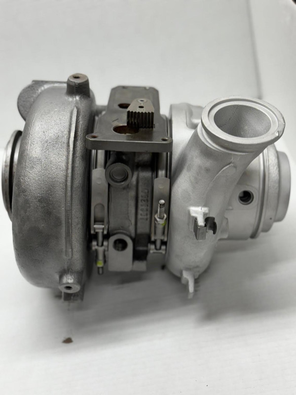 Turbocharger for Cummins X15 (Model HE400VG) in Engine & Engine Parts in Grande Prairie - Image 2