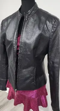 Ladies Leather Jacket, Size M