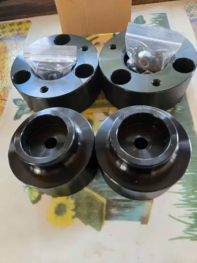 Selling a new lift kit for 2009 - 2022 Ram 1500. Brand new in the box.
