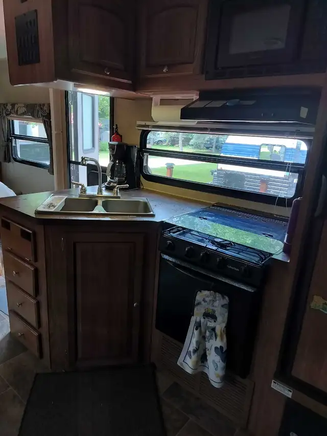 2014 Rockwood on seasonal site  PRICE REDUCED in Travel Trailers & Campers in Trenton - Image 7