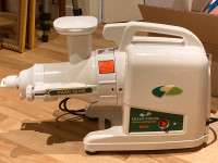 Green Star Juicer | Kijiji - Buy, Sell & Save with Canada's #1 Local  Classifieds.