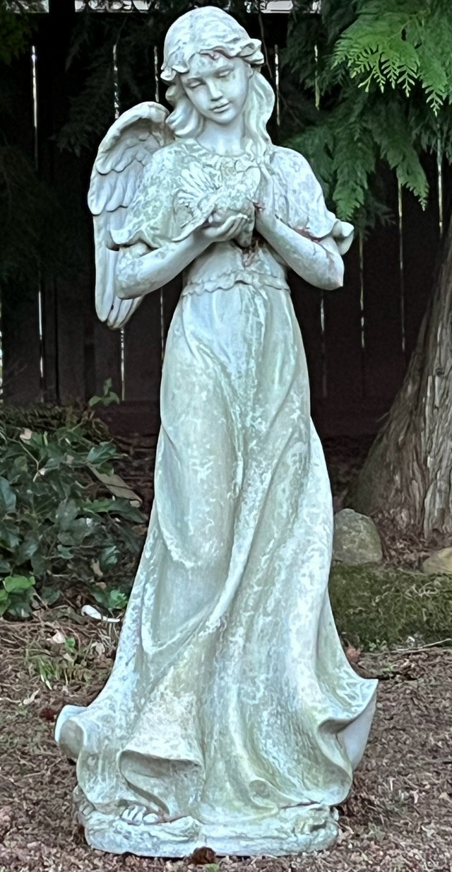 Angel Sally (4ft Garden Sculpture) OBO in Outdoor Décor in Comox / Courtenay / Cumberland
