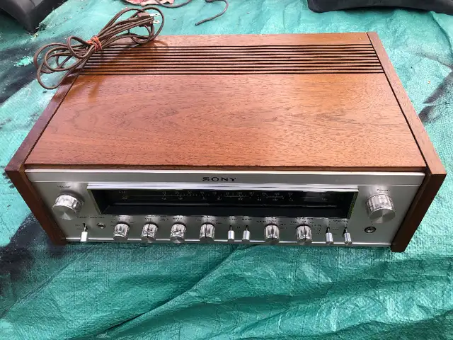 Sony STR-7055 Receiver in Stereo Systems & Home Theatre in Oshawa / Durham Region - Image 3