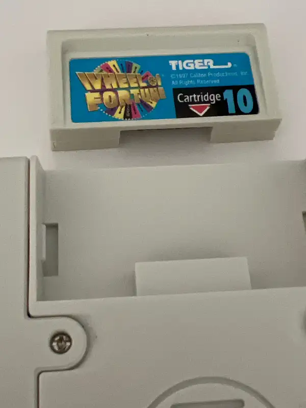 2001 Wheel of Fortune Tiger electronic handheld game in Toys & Games in City of Toronto - Image 6