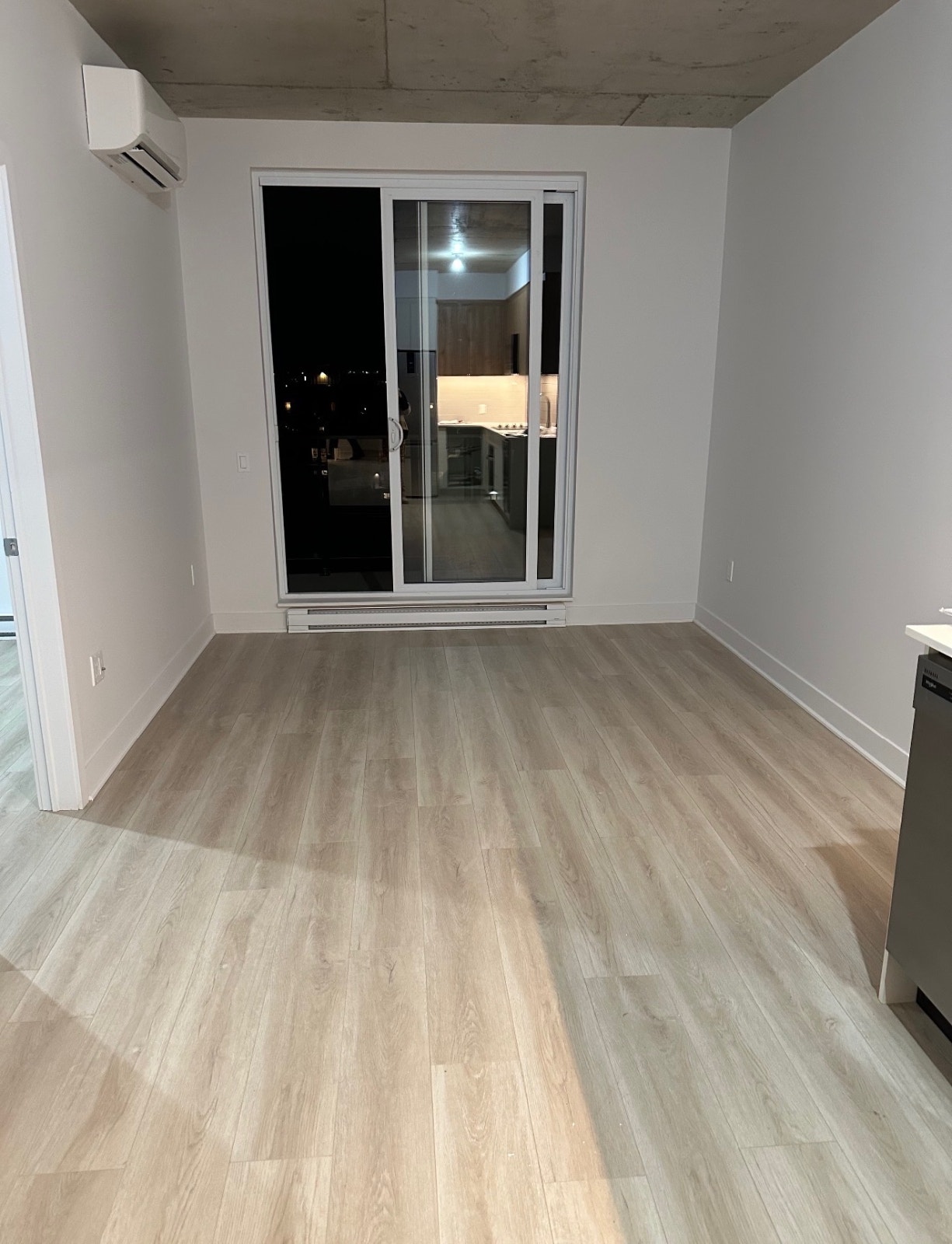 CONDO 3 ½ NEUF À LOUER DISPONIBLE DÈS SEPTEMBRE ! 1600$/mois — photo 1