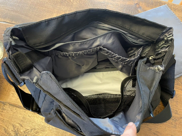Columbia Diaper Bag in Other in Kingston - Image 3