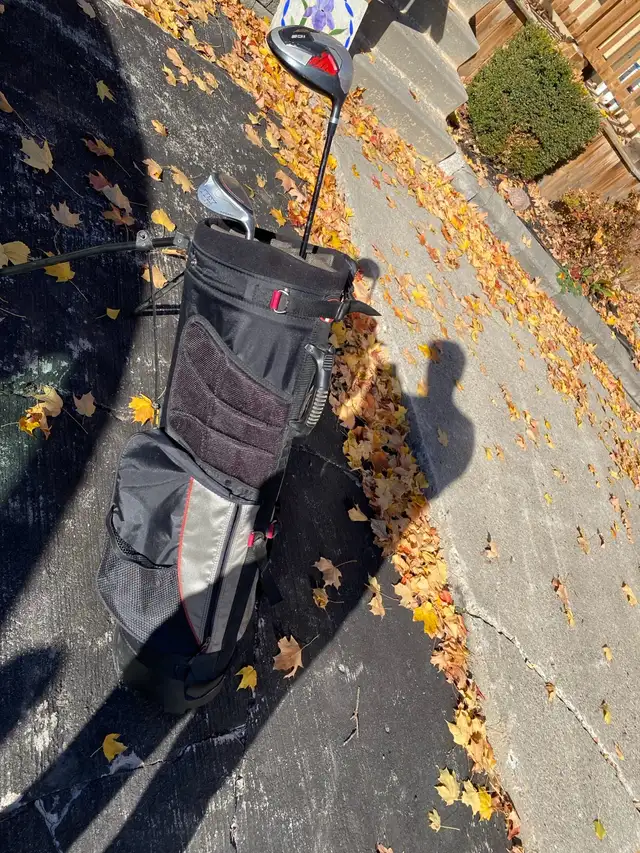 golf clubs and bag in Golf in Belleville - Image 10