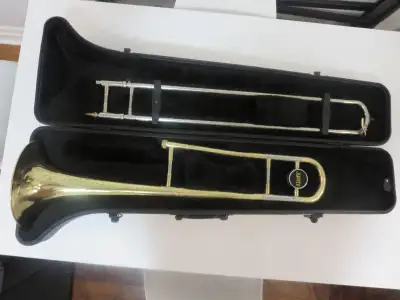 Jupiter YSL‑432 tenor trombone Serial: A50677 Year: Student/intermediate model (Jupiter 400 series)...