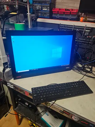 Lenovo M800z All-in-One Touchscreen – i7/16GB/750GB/WIN10, View more