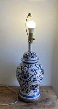 Vintage Decorative Blue & White Porcelain Flat Jar Lamp