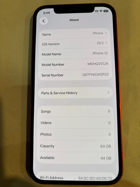 Apple iPhone 12 - 64gb Red Like New in Cell Phones in Delta/Surrey/Langley - Image 6