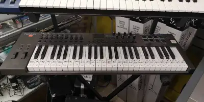 Clavier contrôleur MIDI, View more