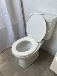 Toilette blanche à vendre 