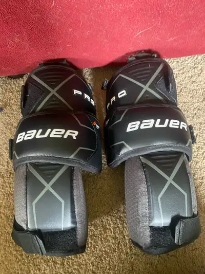 Bauer goalie pro knee pads intermediate , View more