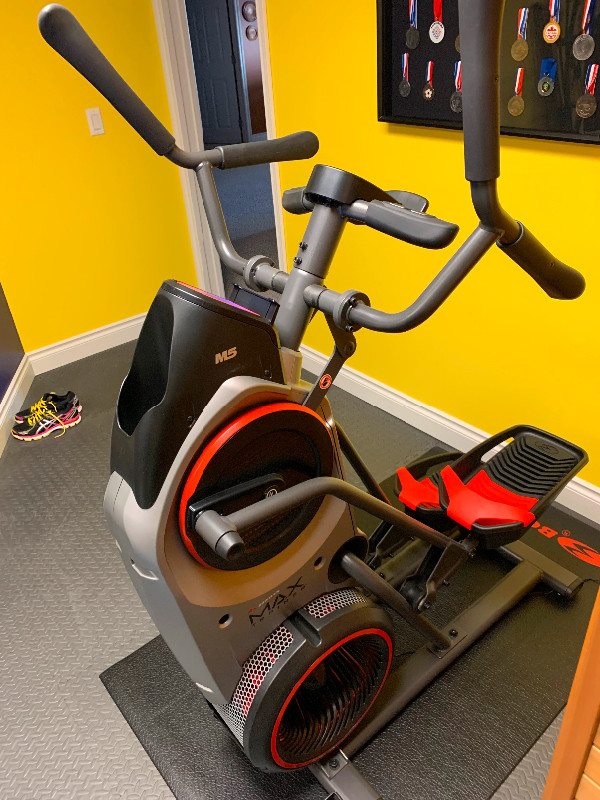 Bowflex Max Trainer / M5 with machine mat in Exercise Equipment in Edmonton