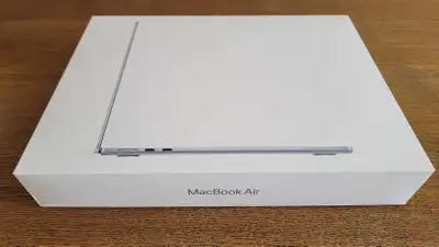 BNIB Macbook Air 13inch M4 256/16, View more