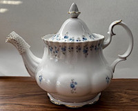 ROYAL ALBERT MEMORY LANE FINE CHINA TEA POT,  ENGLAND -$ 150