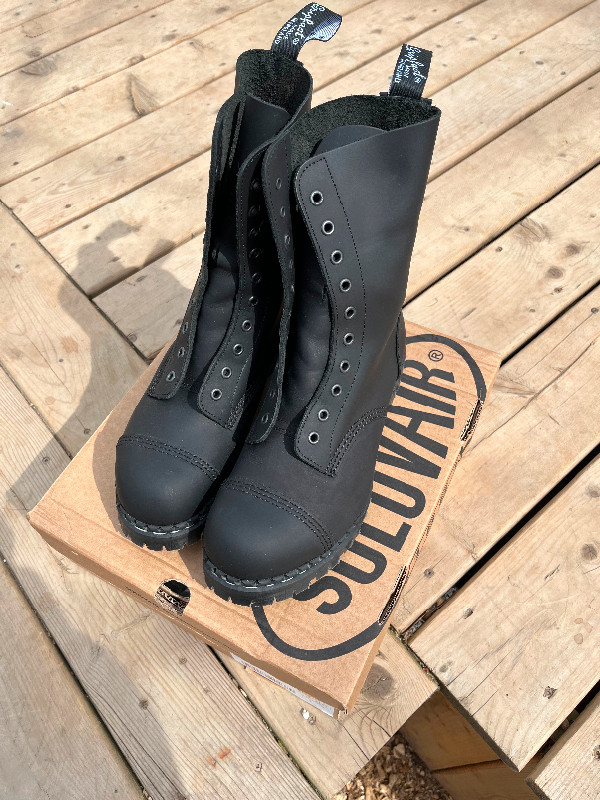 Gripfast Black Greasy 10 eye Steel toe Boots (mens US 9.5) in Men's Shoes in Windsor Region