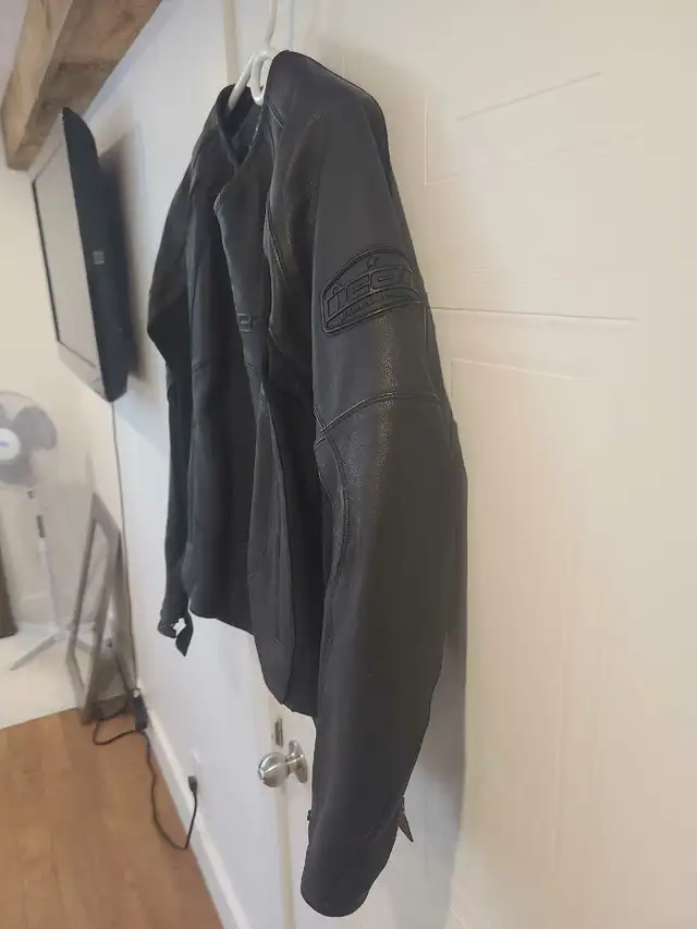 Manteau de moto Icon in Motorcycle Parts & Accessories in Laval / North Shore - Image 3