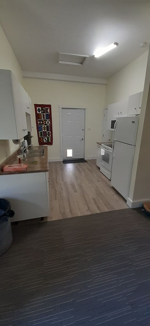 I have for rent a two bedroom apartment located in Cape Long