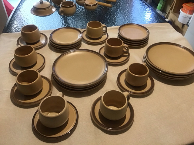 Vaisselle ancienne en céramique, fabriqué en  Beauce dans Vaisselle et articles de cuisine  à Ville de Québec