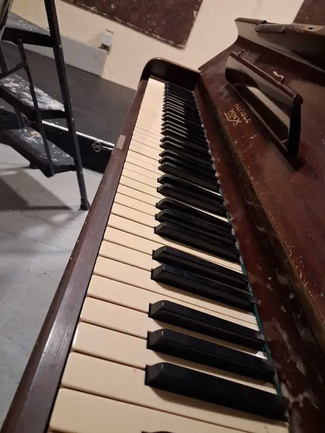 Kemble "Minx"  Spinet Mini Piano in Pianos & Keyboards in City of Halifax - Image 5
