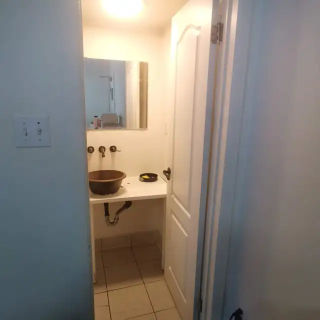 Downtown Spadina Private Studio Sublet in Short Term Rentals in City of Toronto - Image 7