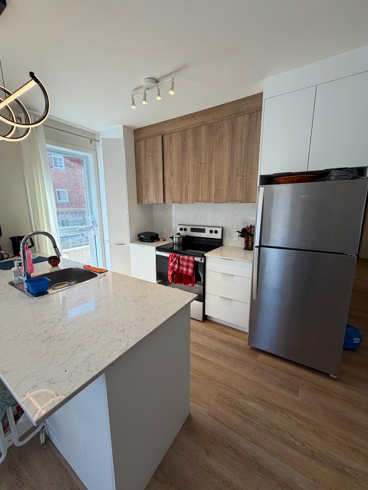 2-BEDROOM IN DORVAL - FREE MONTH - PETS WELCOME — photo 3