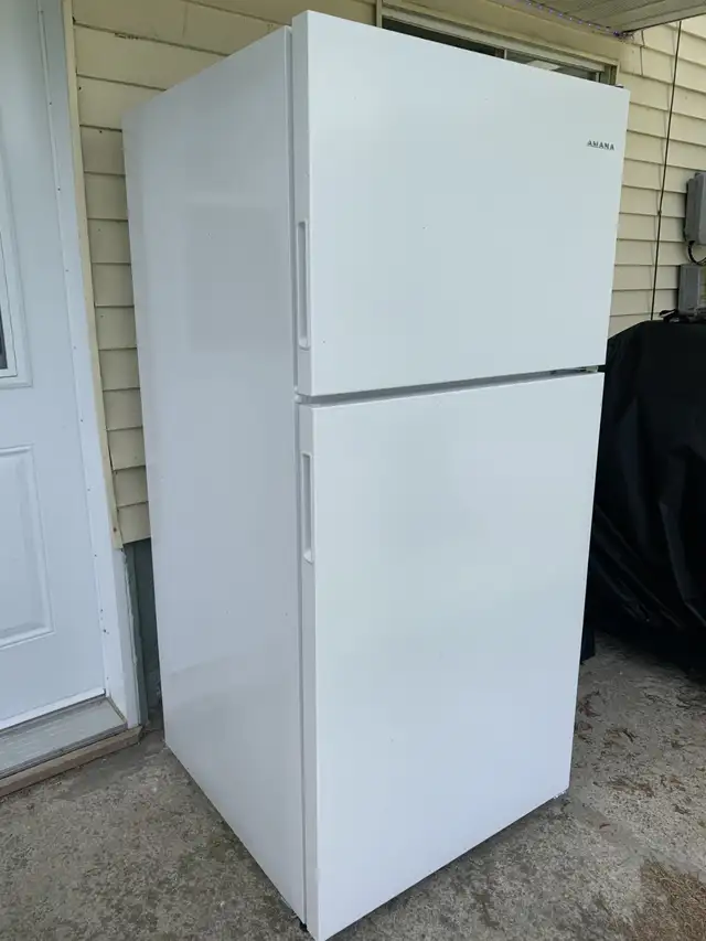 Amana® White Refrigerator, 18 cu ft