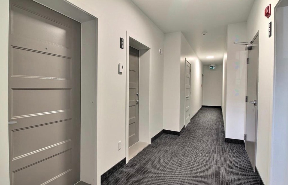 Condo 4 ½ haute gamme 5