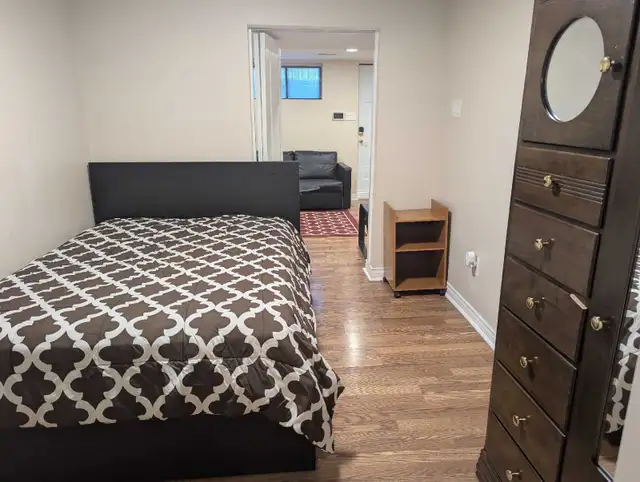 Furnished 1 Bdrm bsmt apt, by Finch subway. Private entrance in Long Term Rentals in City of Toronto - Image 9