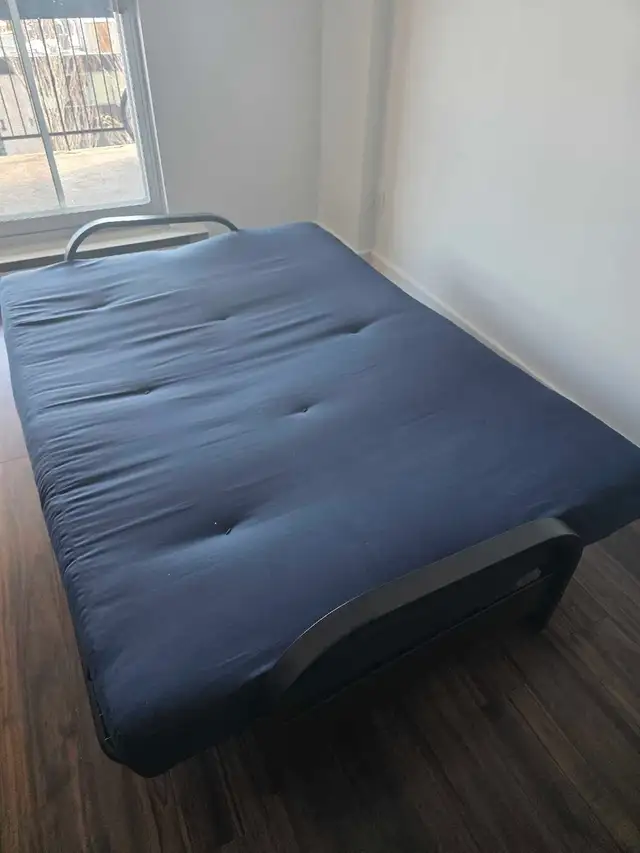 meubles a vendre in Beds & Mattresses in Longueuil / South Shore - Image 8