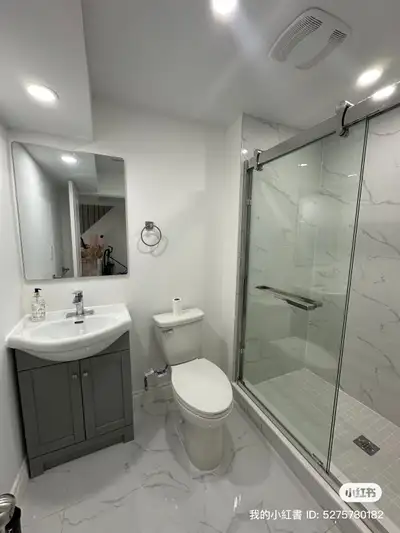 London close to UOW and Masonville Mall 4+1 bungalow for rent
