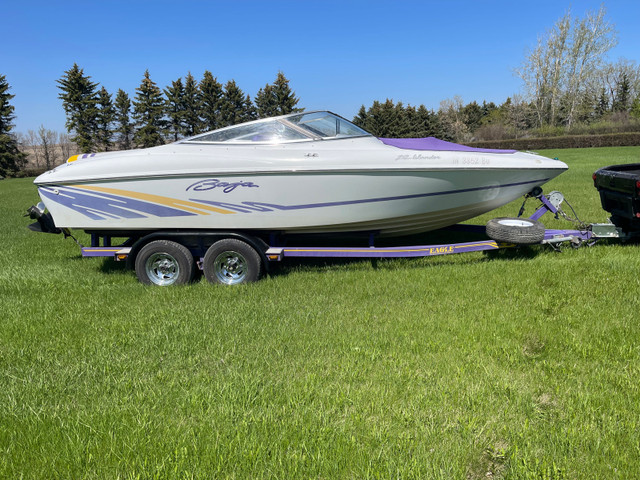 Boat Baja Islander 212 with tubes in Powerboats & Motorboats in Regina